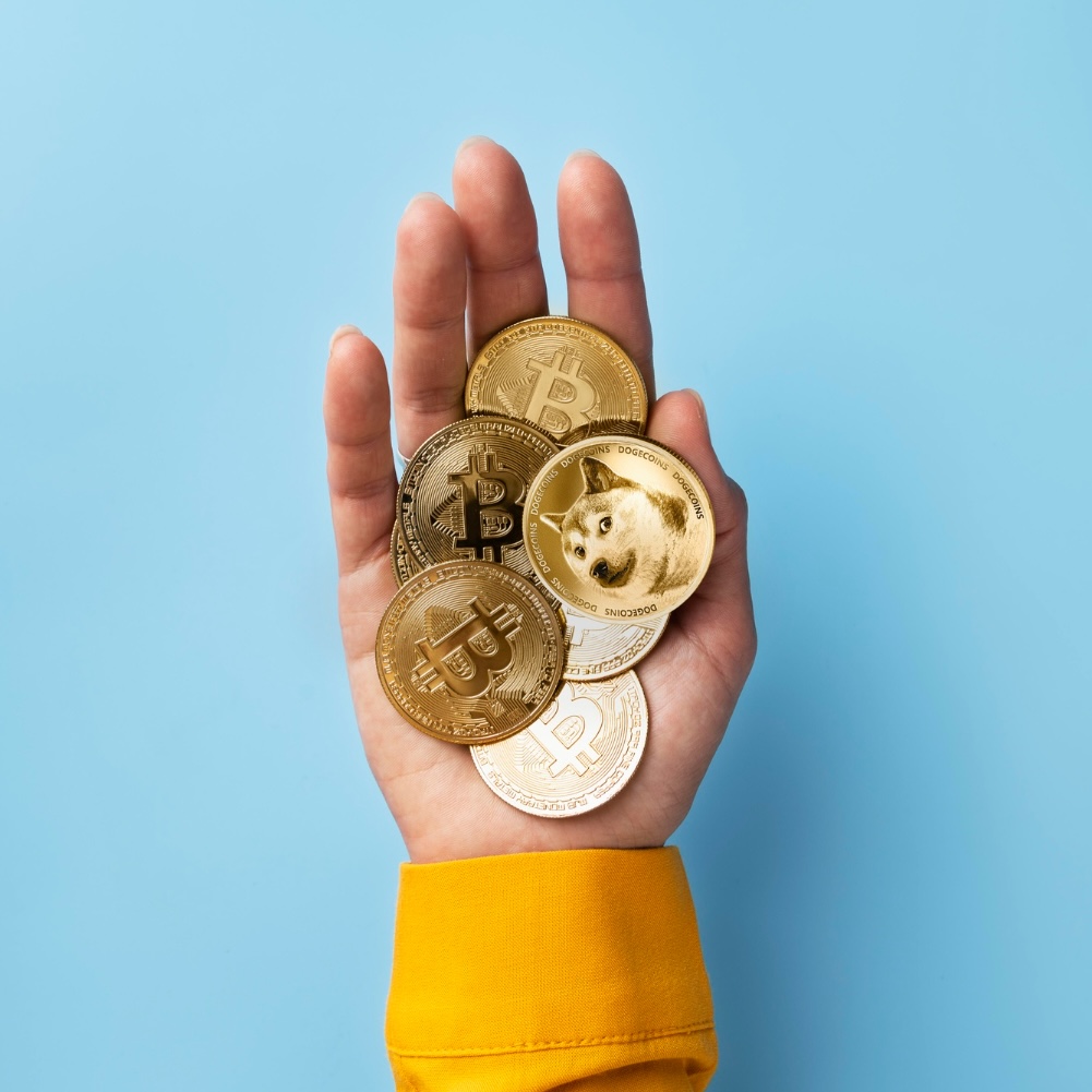 Grafika symbolizująca kryptowaluty i flagę Gruzji