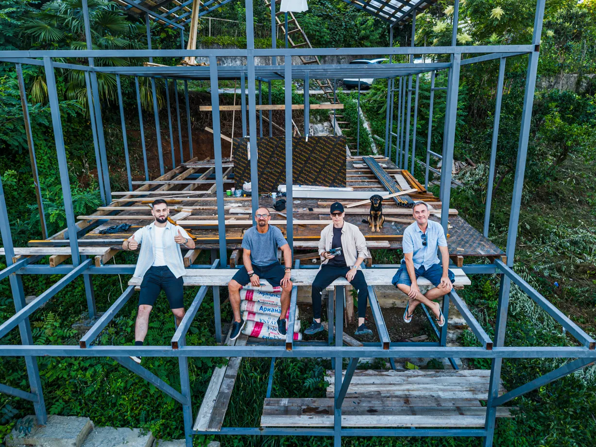 Zespół Home to Hide w Gruzji