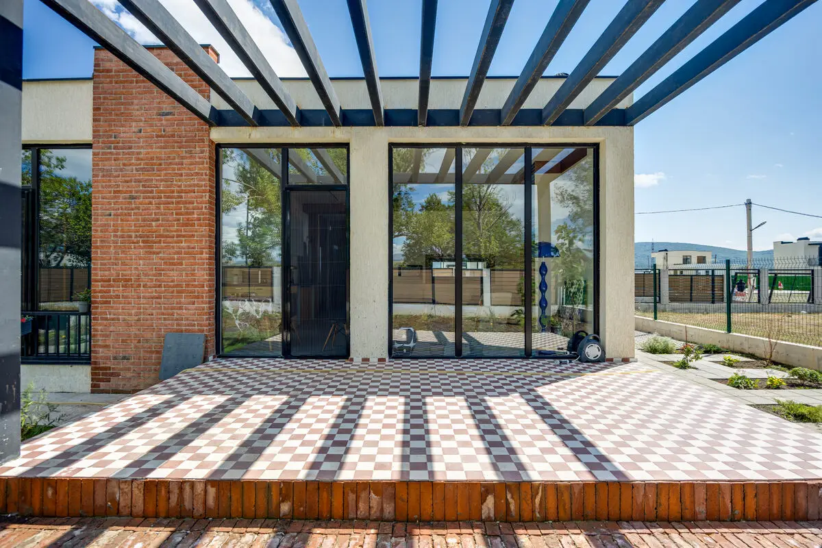 Villa Vista - taras z kostką brukową